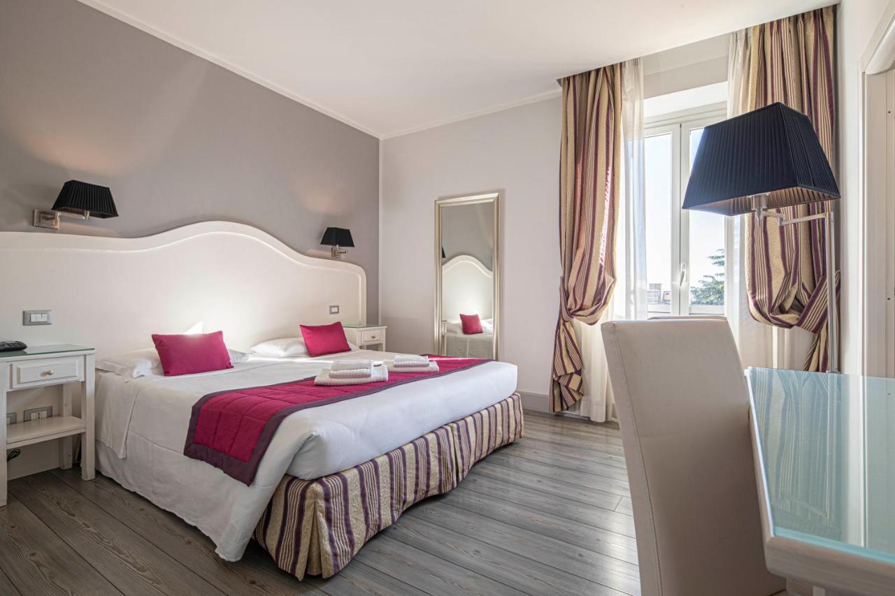Residenza Castrense Roma Exterior foto