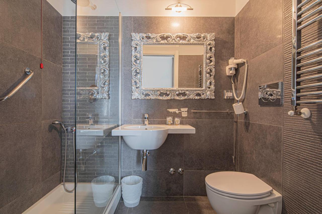 Residenza Castrense Roma Exterior foto