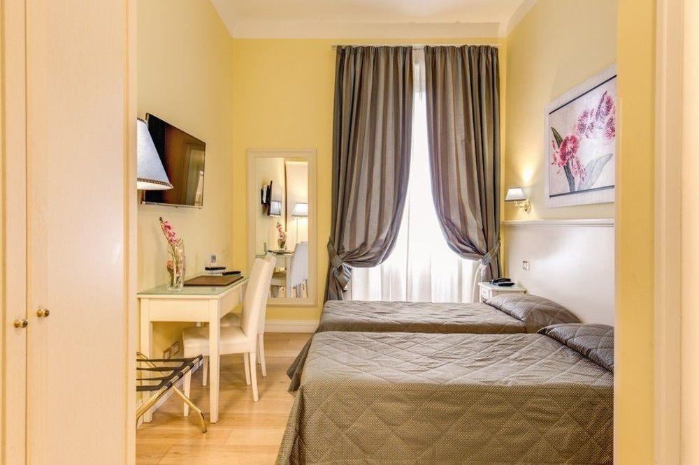 Residenza Castrense Roma Exterior foto