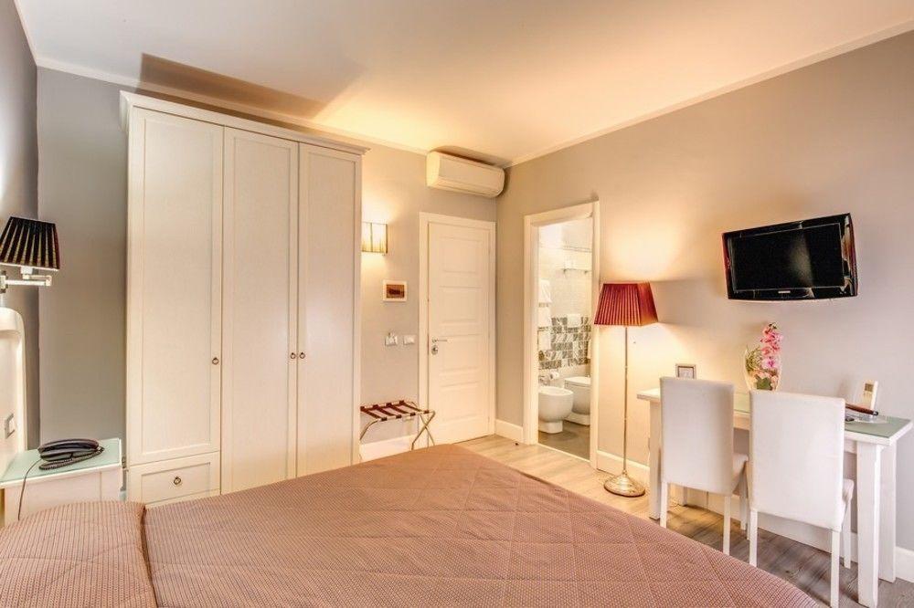 Residenza Castrense Roma Exterior foto